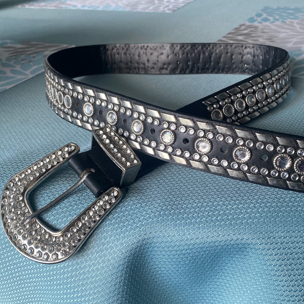 Small women’s sequin belt with large buckle